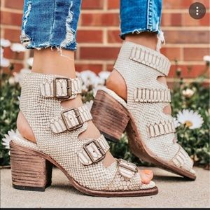 Freebird quail size 7 leather sandals heels